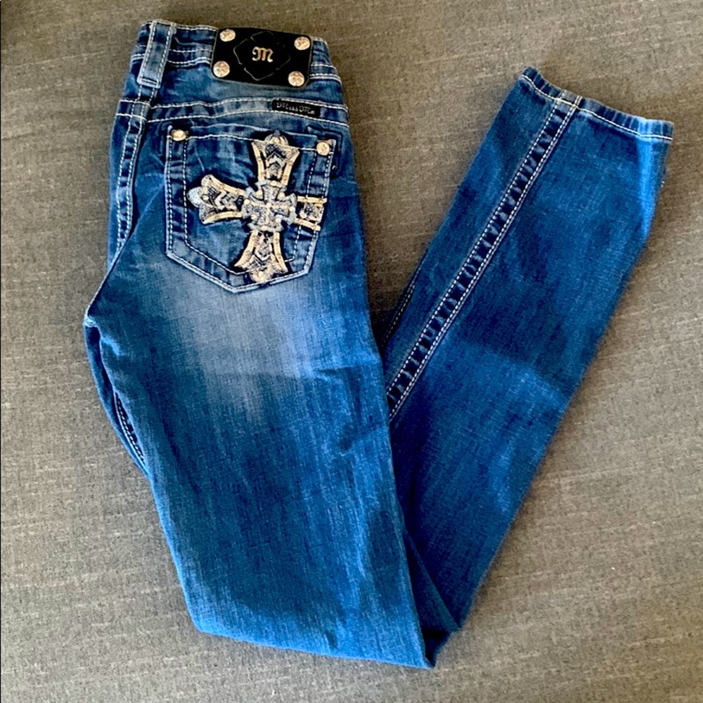 Size 27 Miss Me Signature Straight Leg
